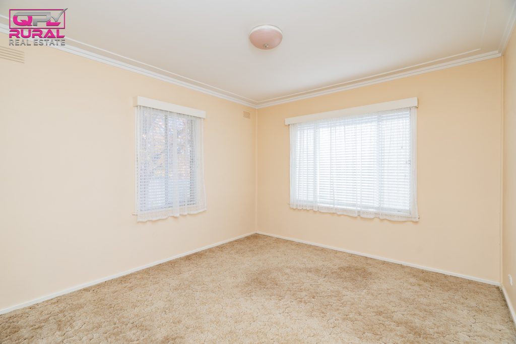 10 Crescent Street, Narrandera NSW 2700 - photo 19