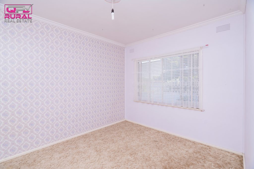 10 Crescent Street, Narrandera NSW 2700 - photo 20