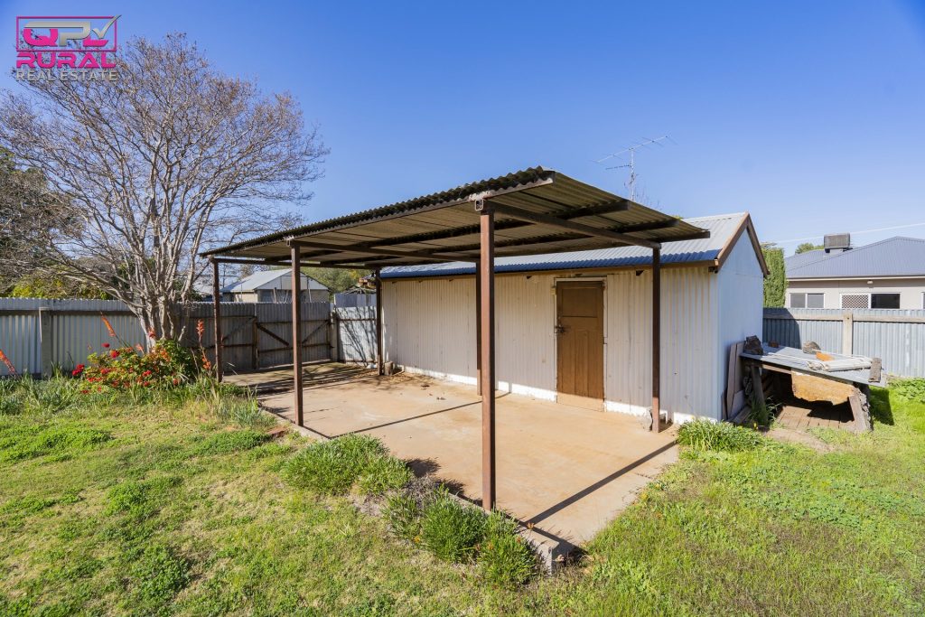 10 Crescent Street, Narrandera NSW 2700 - photo 25