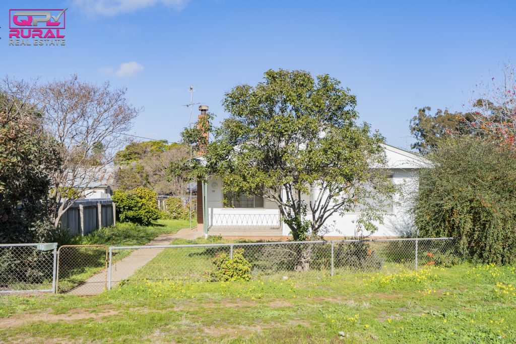 10 Crescent Street, Narrandera NSW 2700 - photo 27