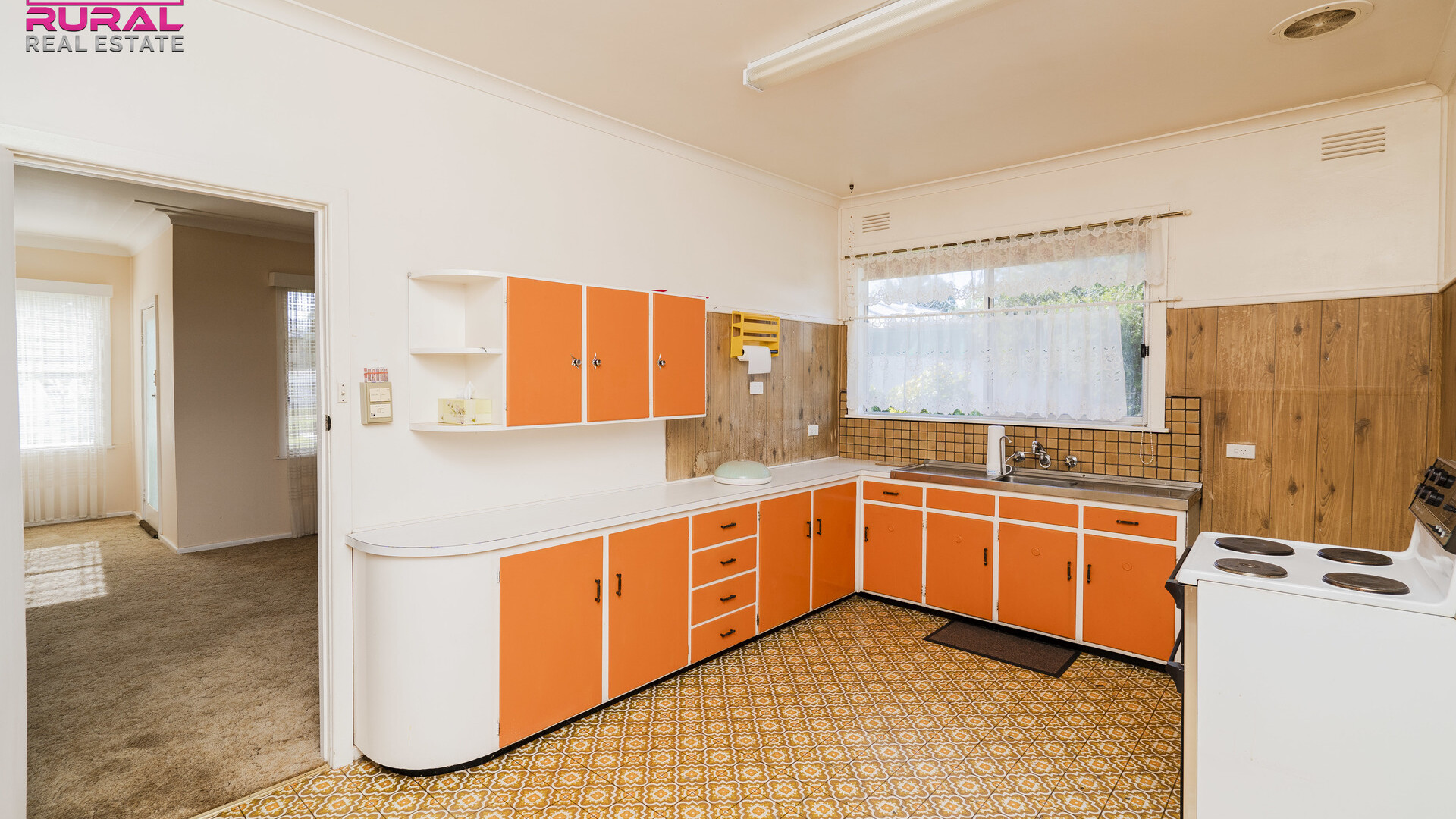 10 Crescent Street, Narrandera NSW 2700 - photo 4