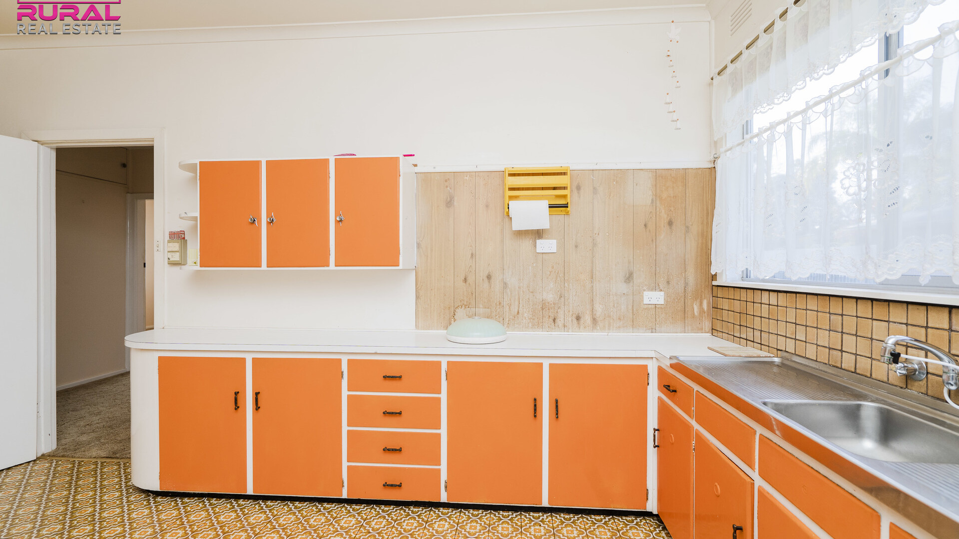 10 Crescent Street, Narrandera NSW 2700 - photo 5