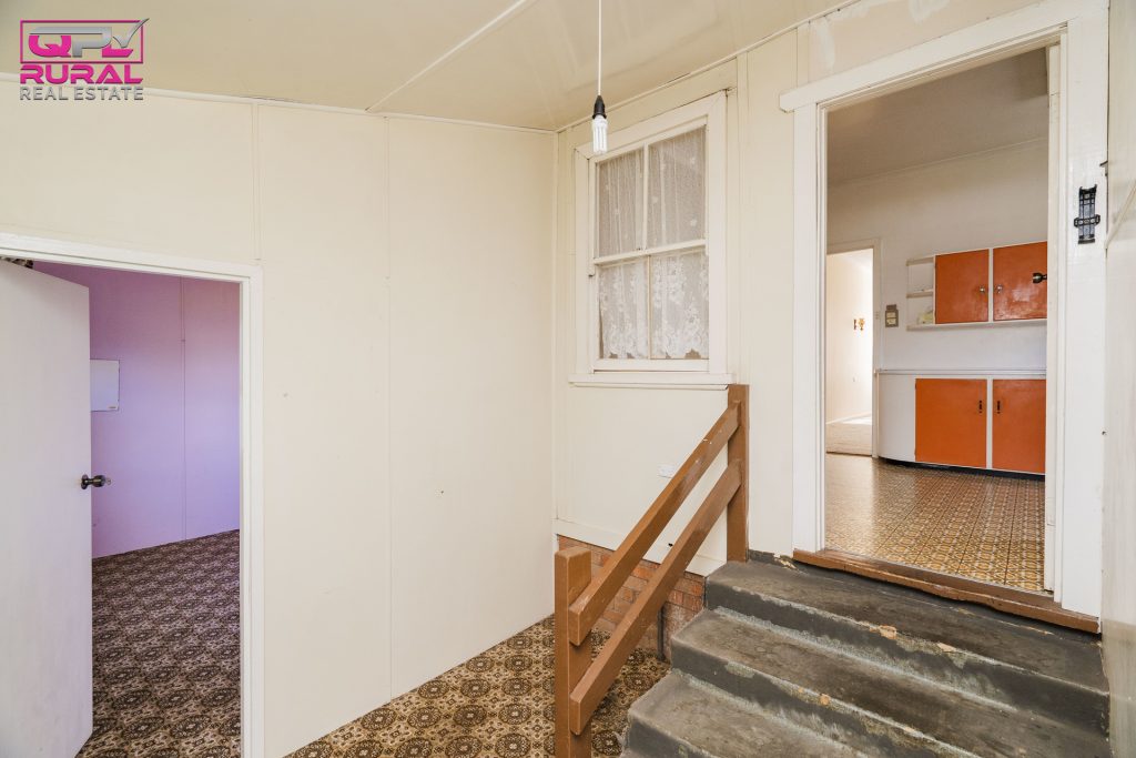 10 Crescent Street, Narrandera NSW 2700 - photo 8
