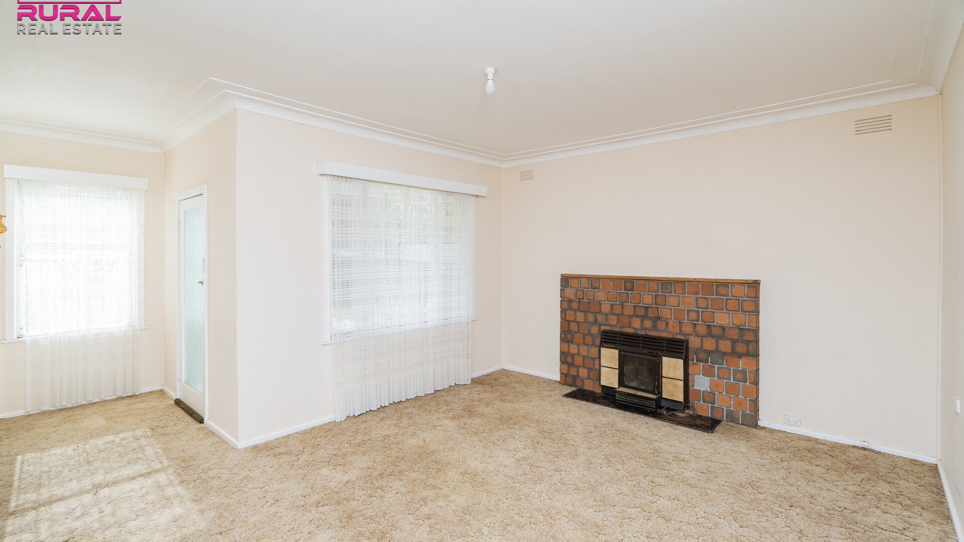 10 Crescent Street, Narrandera NSW 2700 - photo 9