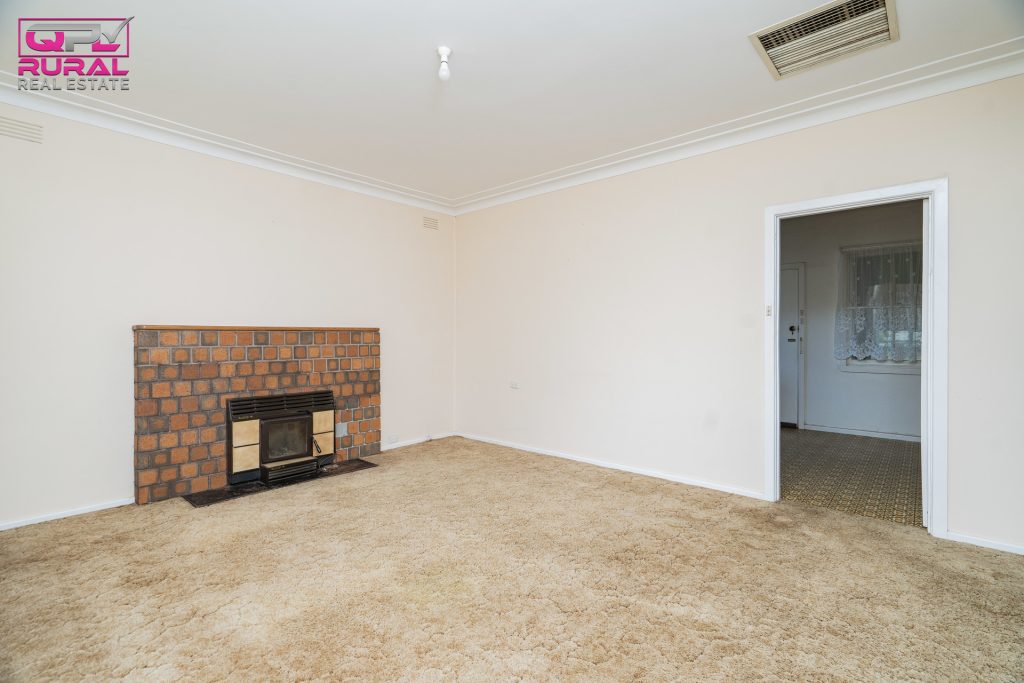 10 Crescent Street, Narrandera NSW 2700 - photo 10
