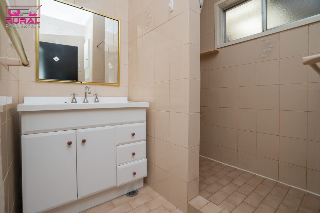 2 Flood Street, Narrandera NSW 2700 - photo 6