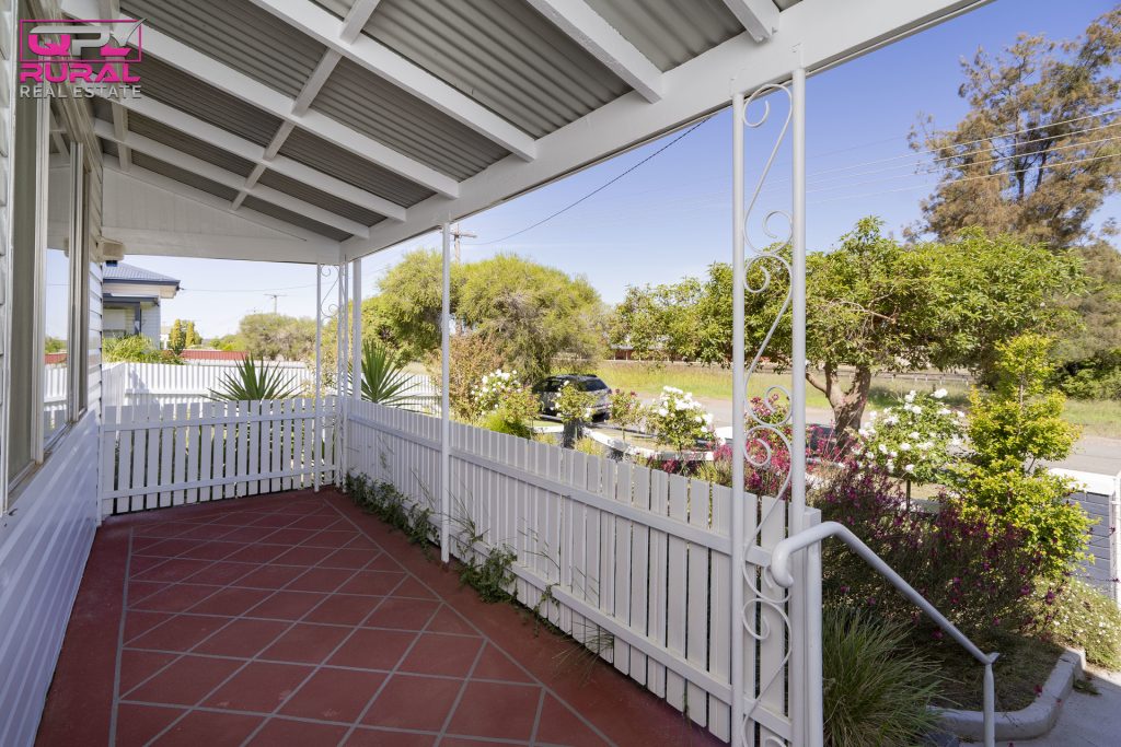 85 Ferrier Street, Narrandera NSW 2700 - photo 2