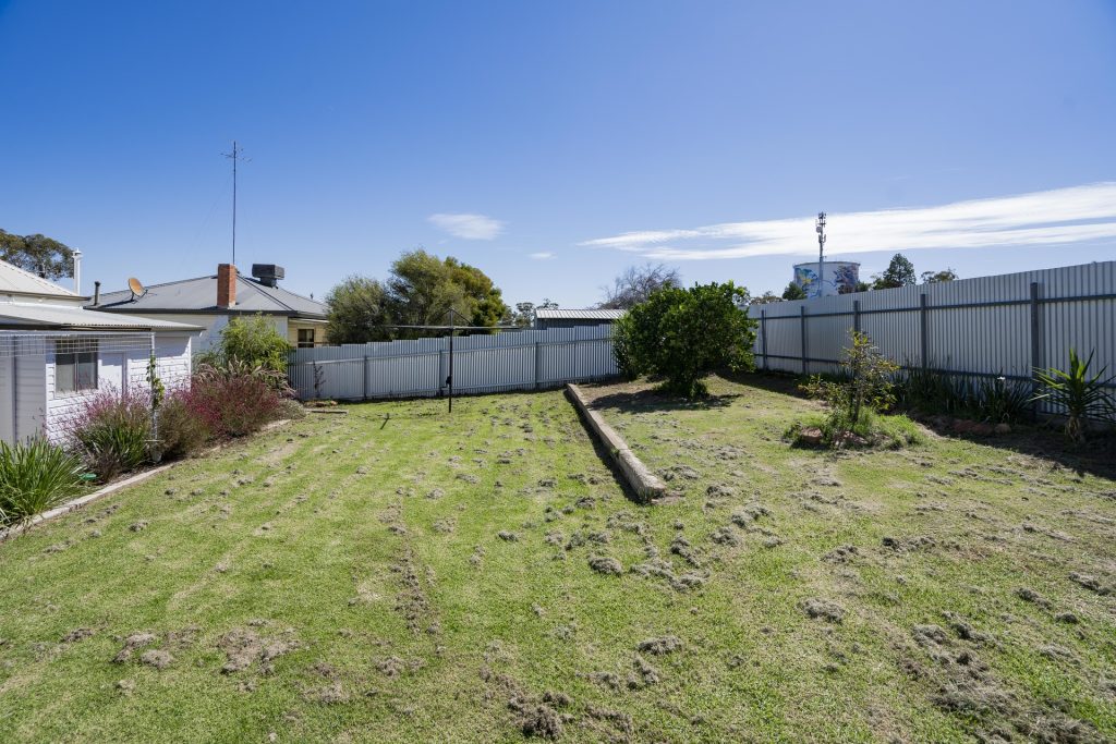 85 Ferrier Street, Narrandera NSW 2700 - photo 14