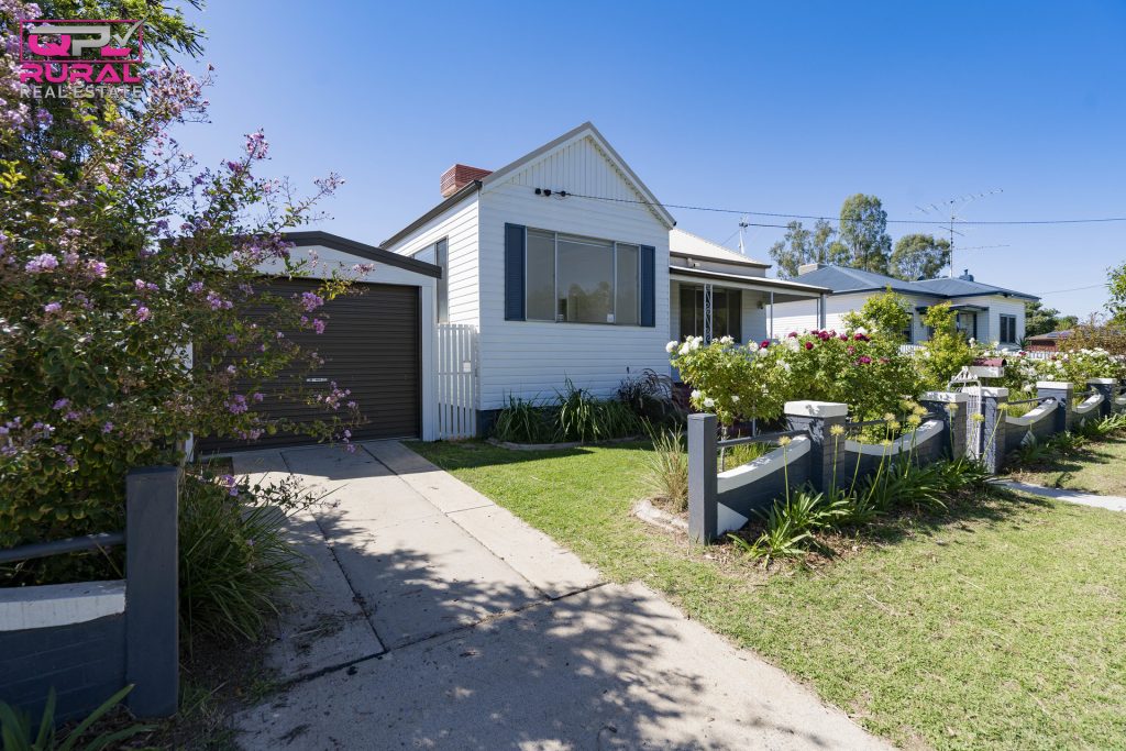 85 Ferrier Street, Narrandera NSW 2700 - photo 3