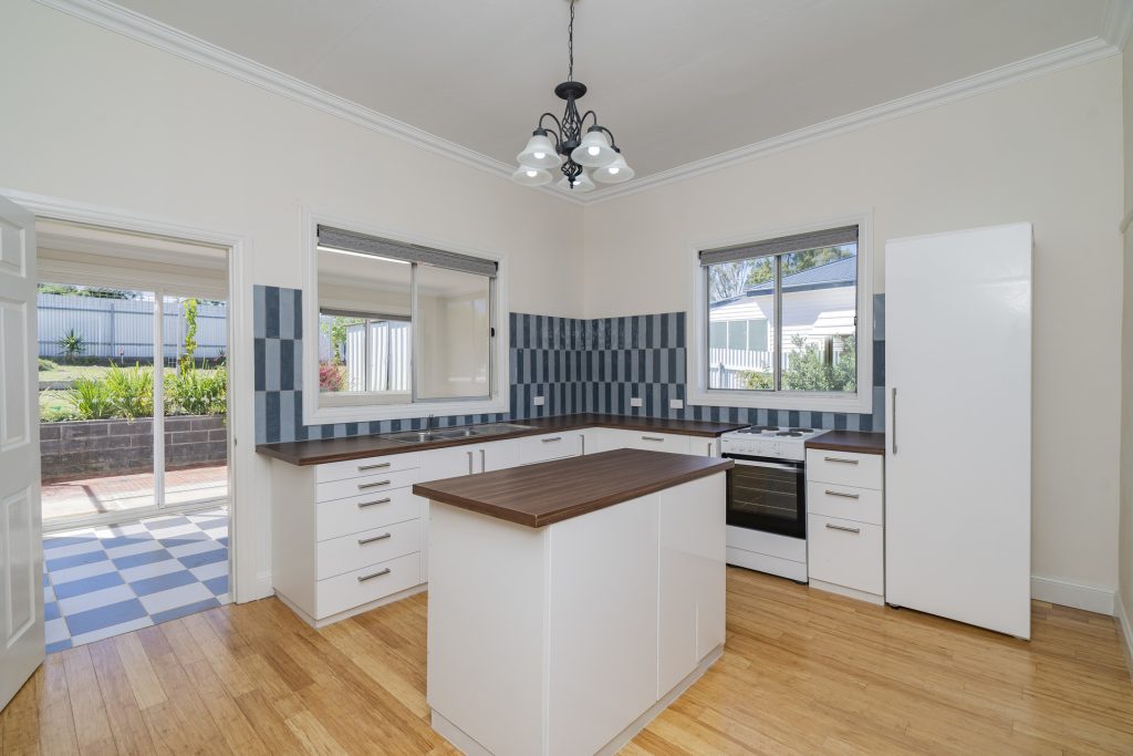 85 Ferrier Street, Narrandera NSW 2700 - photo 5