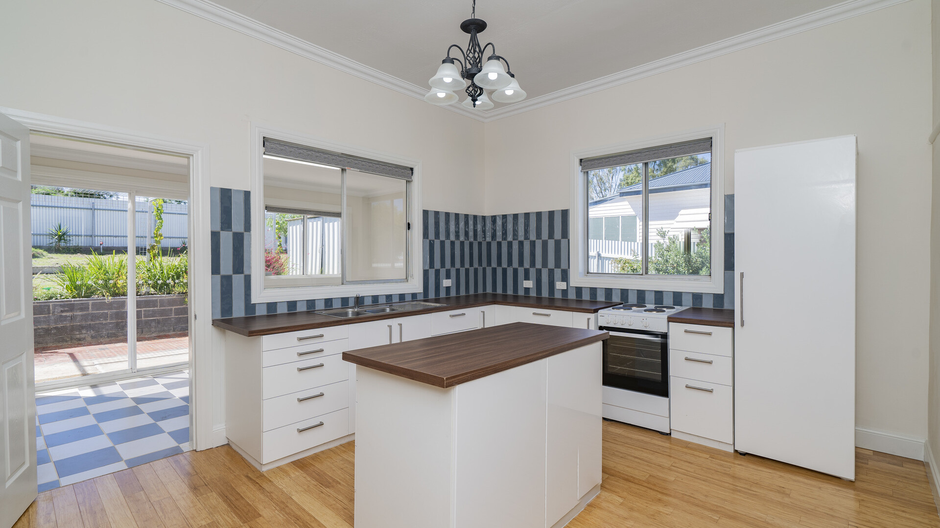 85 Ferrier Street, Narrandera NSW 2700 - photo 5