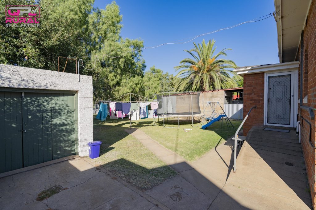 146 Larmer Street, Narrandera NSW 2700 - photo 10