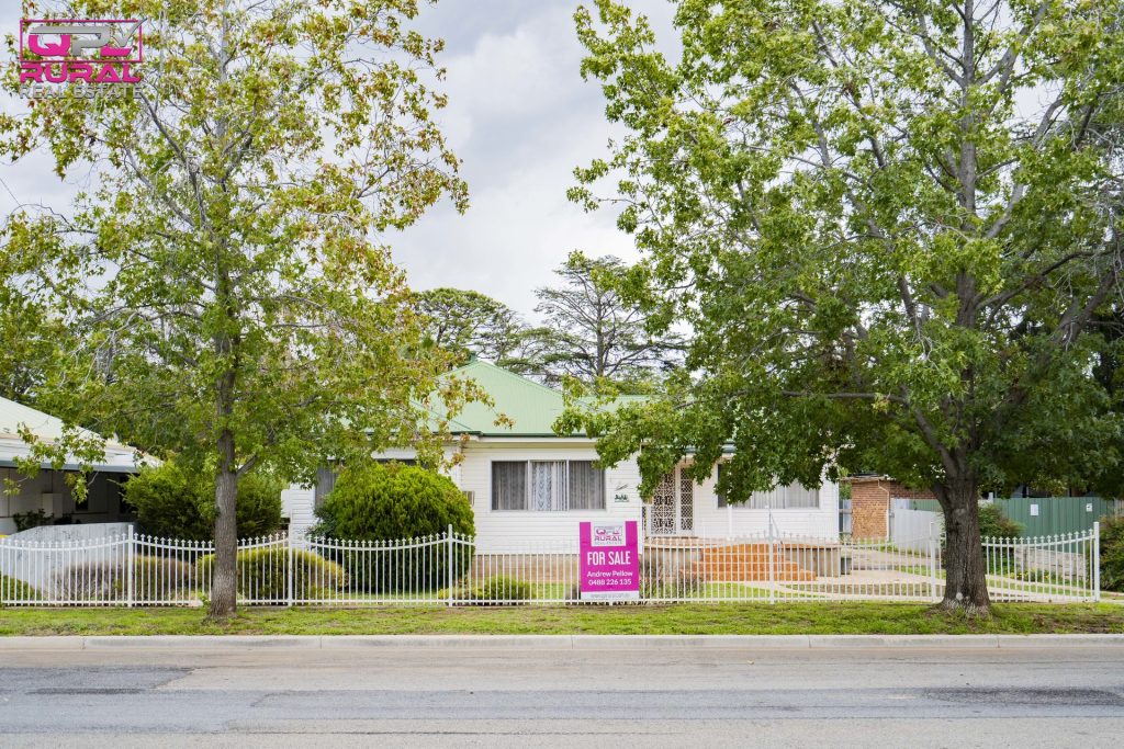 6 Argyle Street, Narrandera NSW 2700 - photo 2