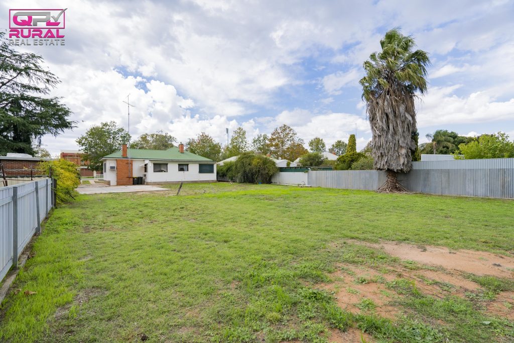 6 Argyle Street, Narrandera NSW 2700 - photo 16