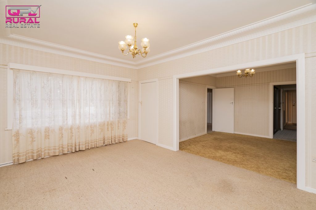 6 Argyle Street, Narrandera NSW 2700 - photo 3