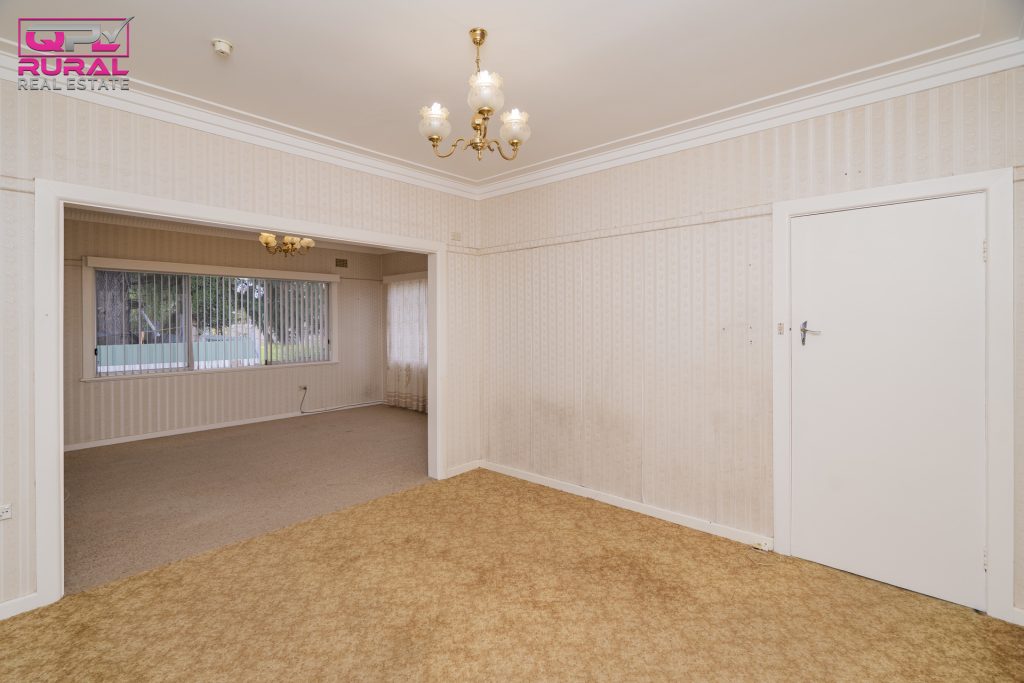 6 Argyle Street, Narrandera NSW 2700 - photo 4