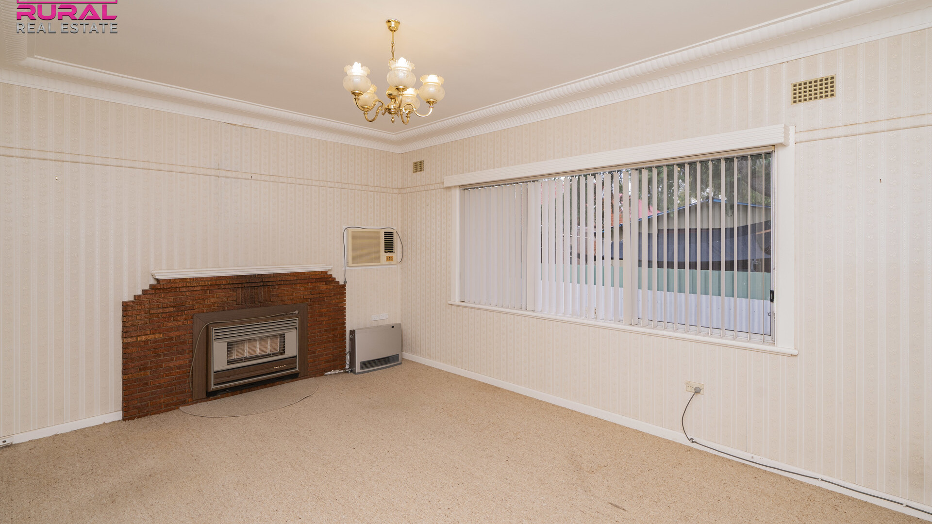 6 Argyle Street, Narrandera NSW 2700 - photo 5