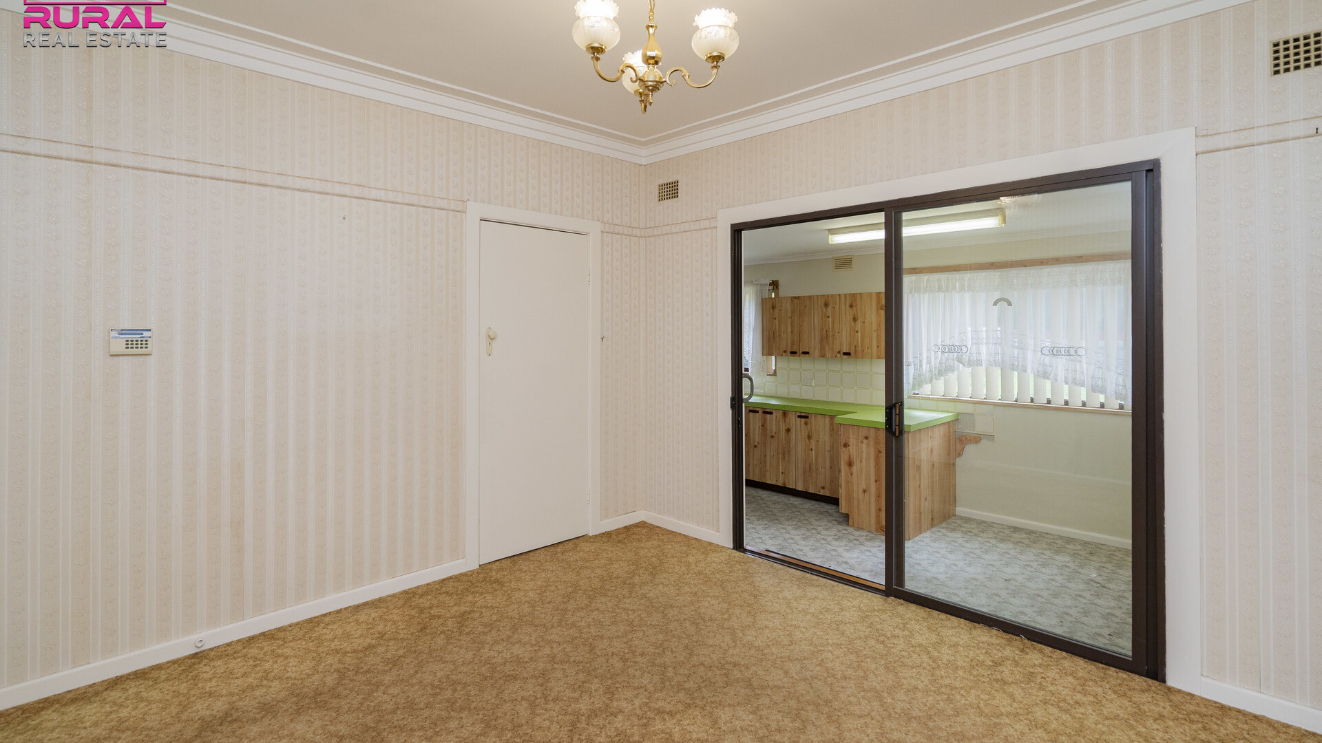 6 Argyle Street, Narrandera NSW 2700 - photo 6