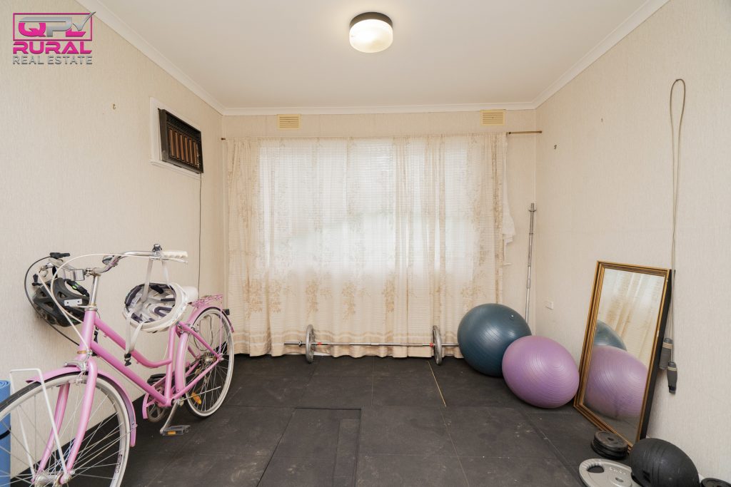 6 Argyle Street, Narrandera NSW 2700 - photo 10