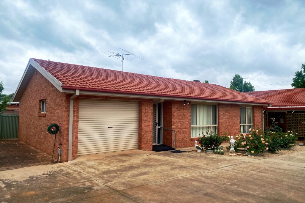 2/113 De Boos Street, Temora NSW 2666 - McGrath Riverina