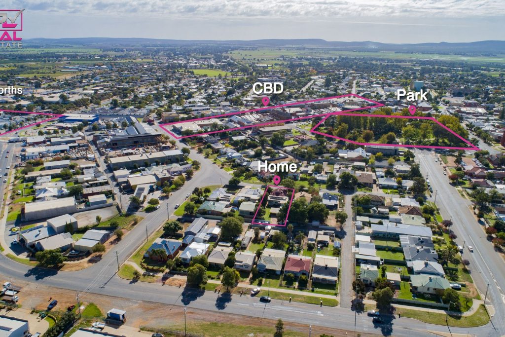 2 Coolibah Street, Leeton NSW 2705 - photo 2