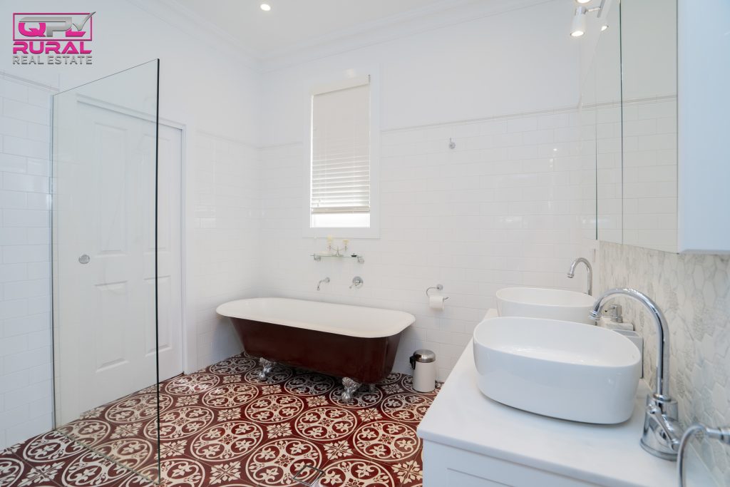2 Coolibah Street, Leeton NSW 2705 - photo 17