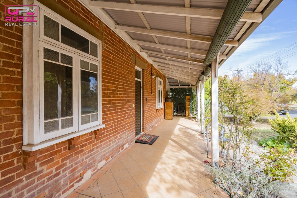 41 Jonsen Street, Narrandera NSW 2700 - photo 2