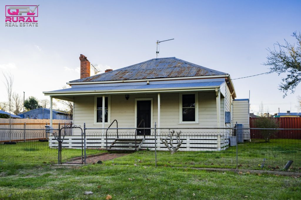 43 King Street, Narrandera NSW 2700 - photo 2