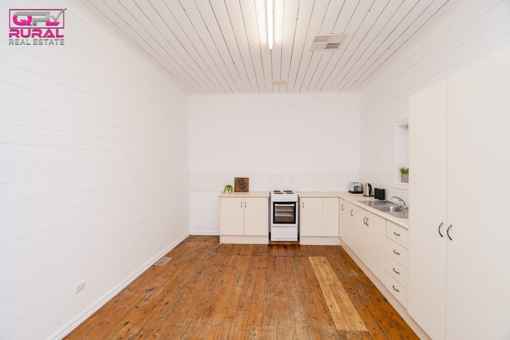 43 King Street, Narrandera NSW 2700 - photo 5