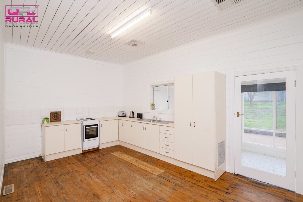 43 King Street, Narrandera NSW 2700 - photo 6