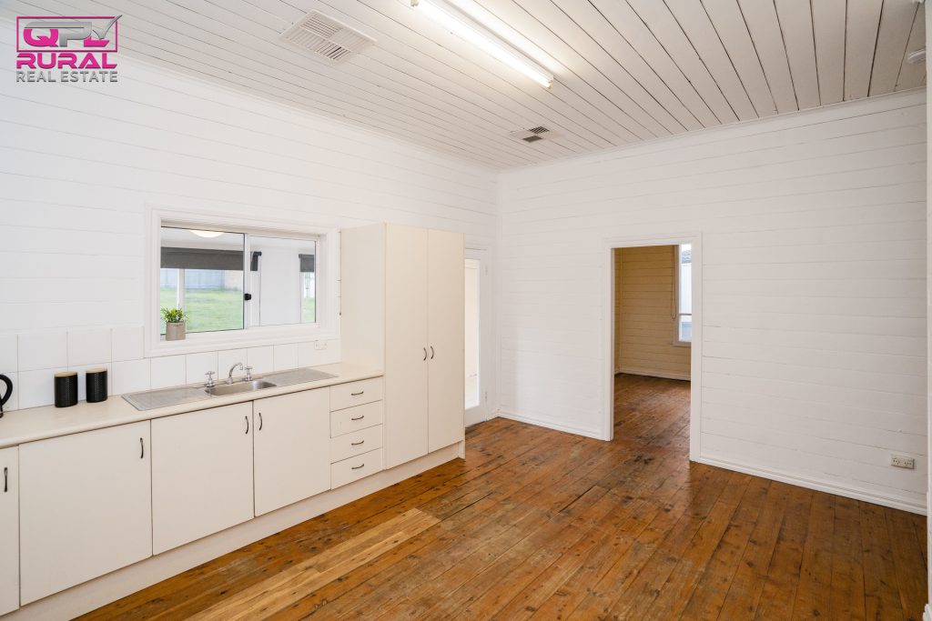43 King Street, Narrandera NSW 2700 - photo 8