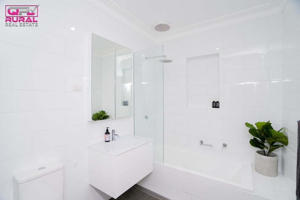 45 Elwin Street, Narrandera NSW 2700 - photo 12