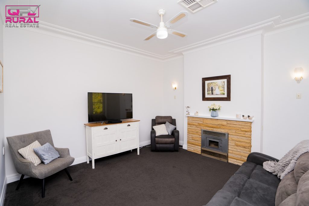 45 Elwin Street, Narrandera NSW 2700 - photo 4