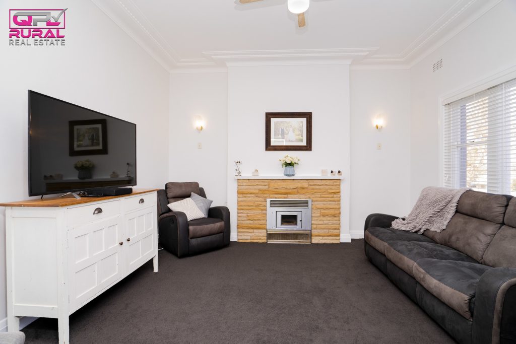 45 Elwin Street, Narrandera NSW 2700 - photo 5