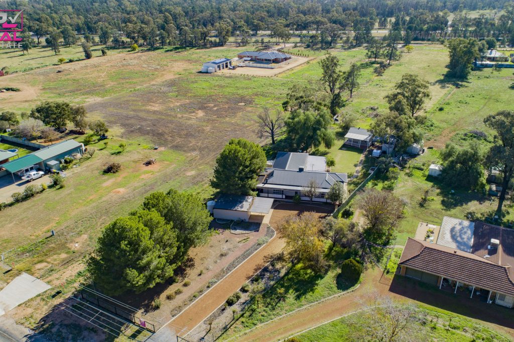 117 Pine Hill Road, Narrandera NSW 2700 - photo 2