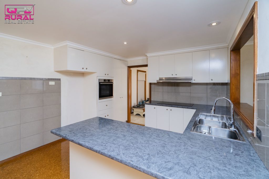 117 Pine Hill Road, Narrandera NSW 2700 - photo 5