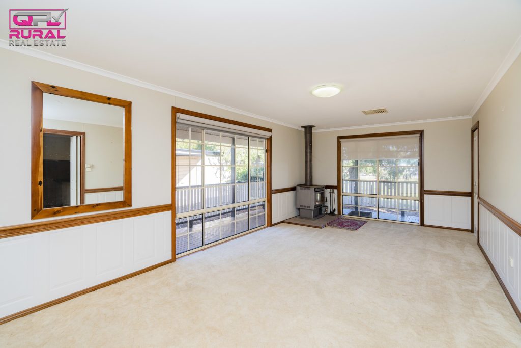 117 Pine Hill Road, Narrandera NSW 2700 - photo 7