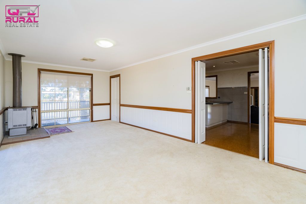 117 Pine Hill Road, Narrandera NSW 2700 - photo 8