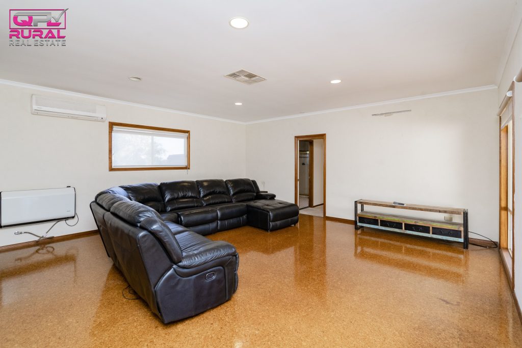 117 Pine Hill Road, Narrandera NSW 2700 - photo 9