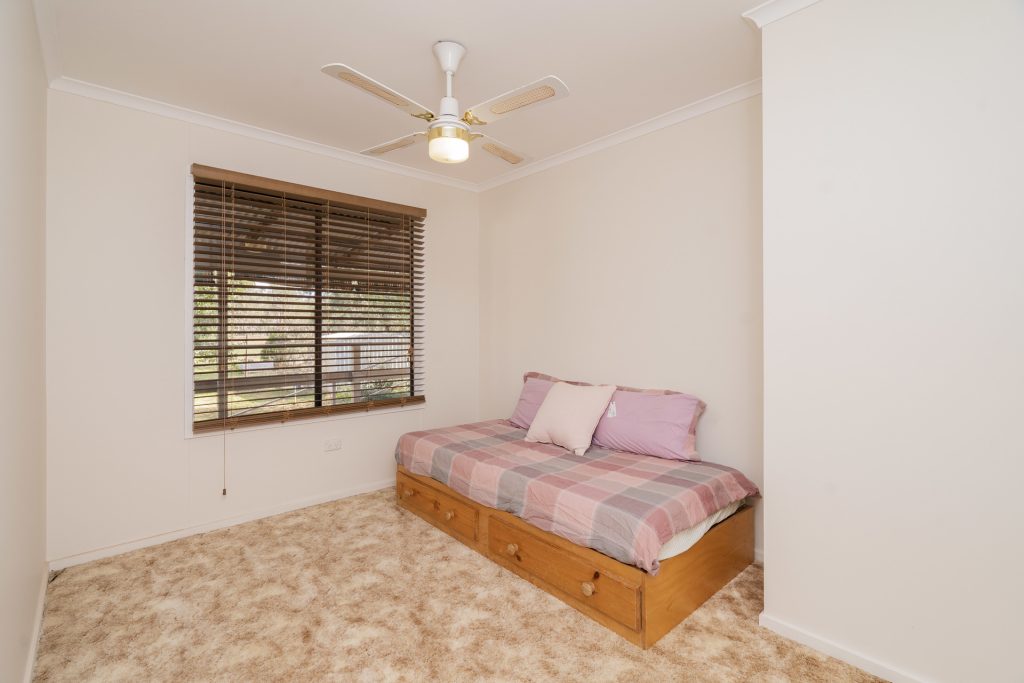10 Deakin Street, Beckom NSW 2665 - photo 11