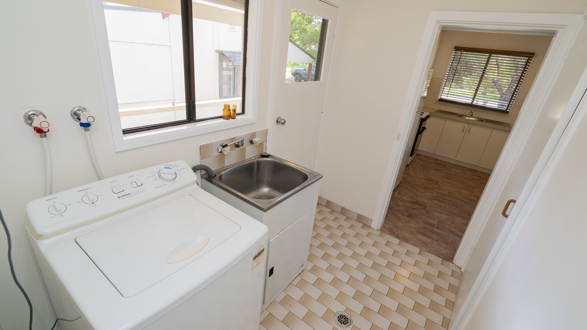 10 Deakin Street, Beckom NSW 2665 - photo 13