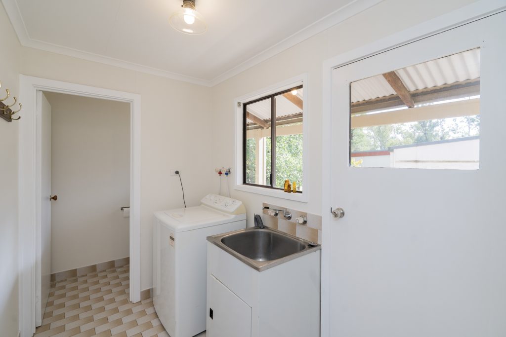 10 Deakin Street, Beckom NSW 2665 - photo 14