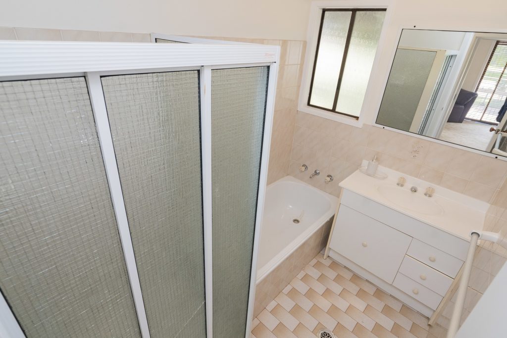 10 Deakin Street, Beckom NSW 2665 - photo 15