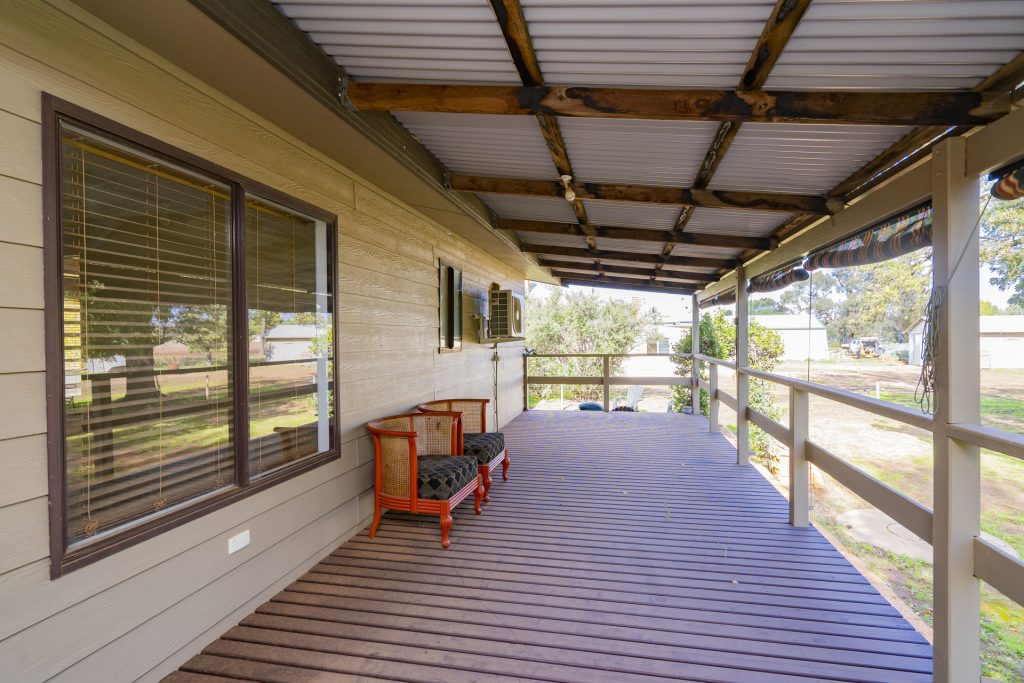 10 Deakin Street, Beckom NSW 2665 - photo 16