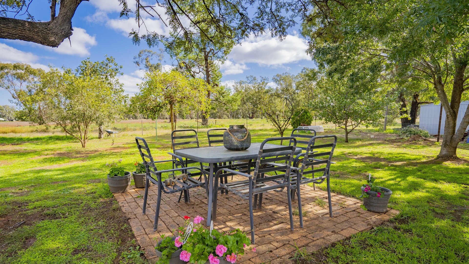 10 Deakin Street, Beckom NSW 2665 - photo 20