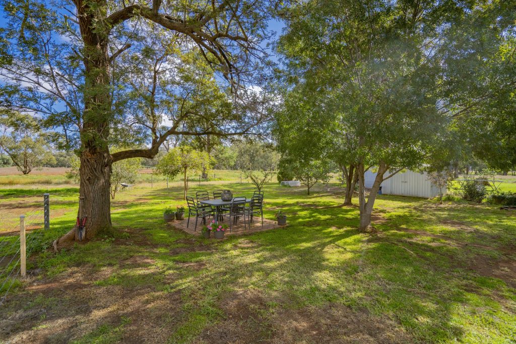 10 Deakin Street, Beckom NSW 2665 - photo 22