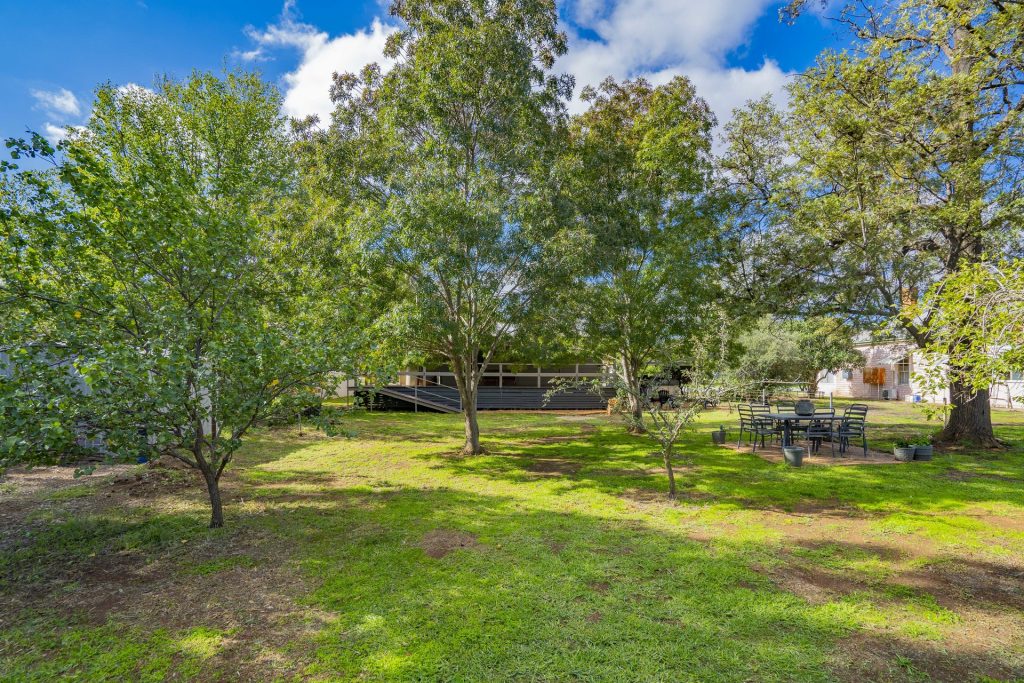 10 Deakin Street, Beckom NSW 2665 - photo 25