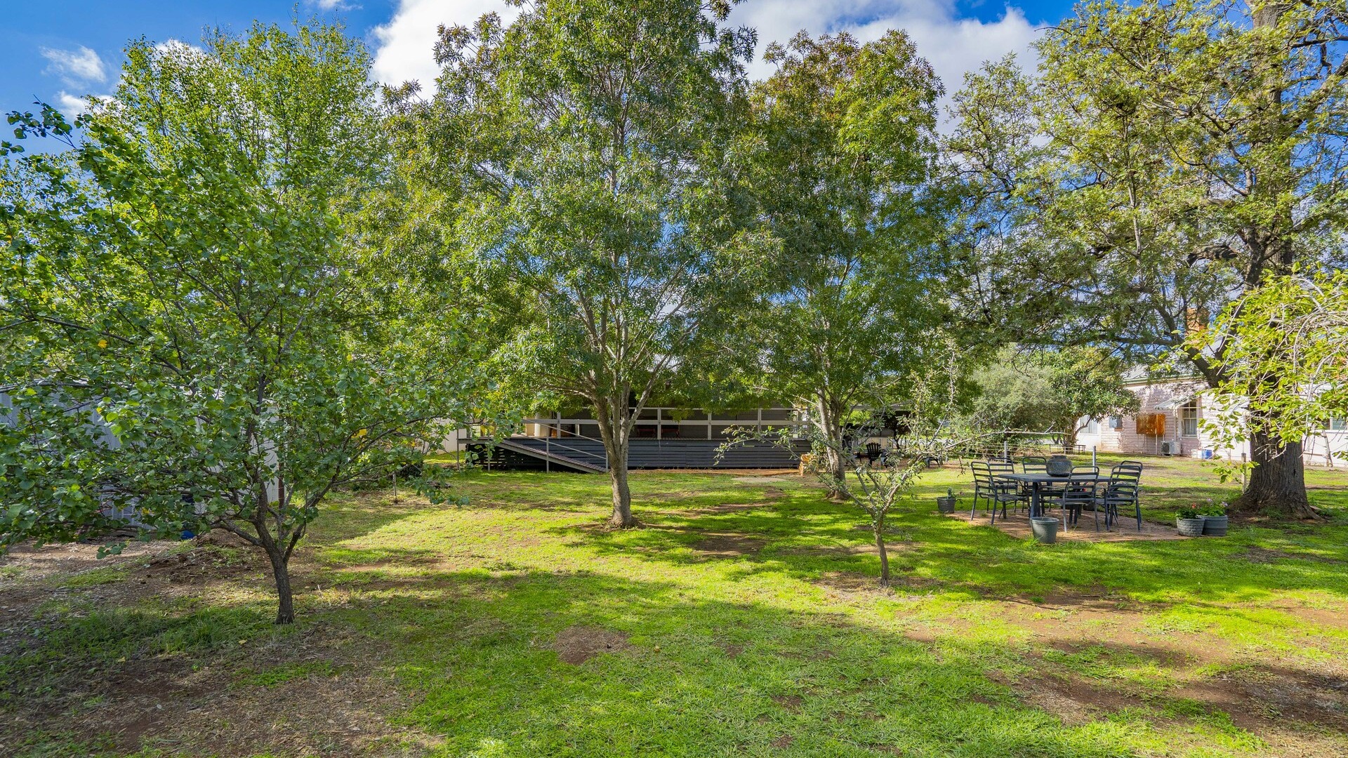 10 Deakin Street, Beckom NSW 2665 - photo 25