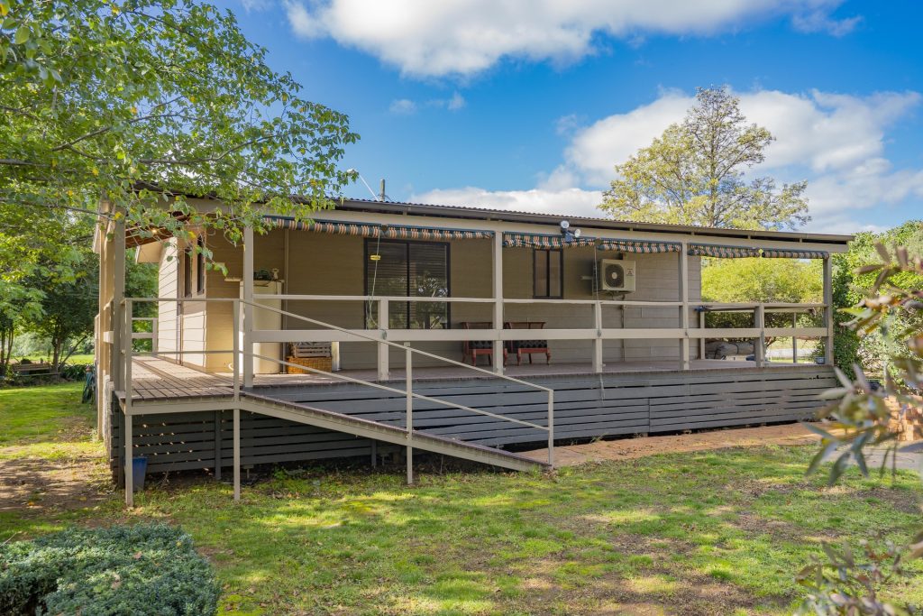 10 Deakin Street, Beckom NSW 2665 - photo 29