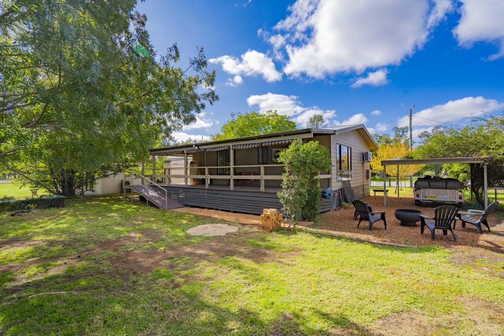 10 Deakin Street, Beckom NSW 2665 - photo 32